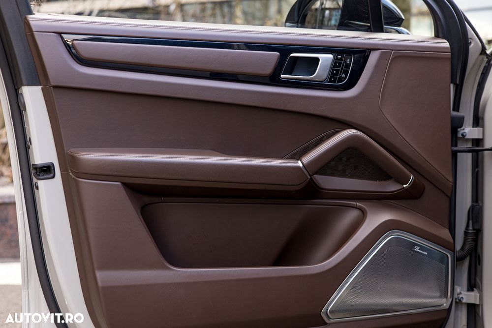 Porsche Cayenne - 20