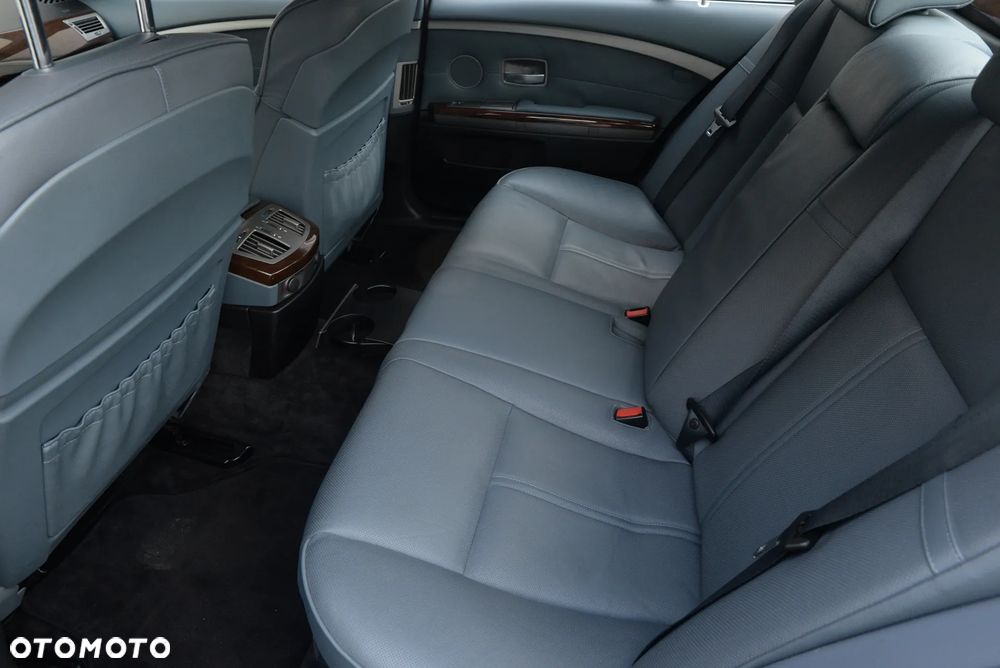 BMW Seria 7 750Li - 28