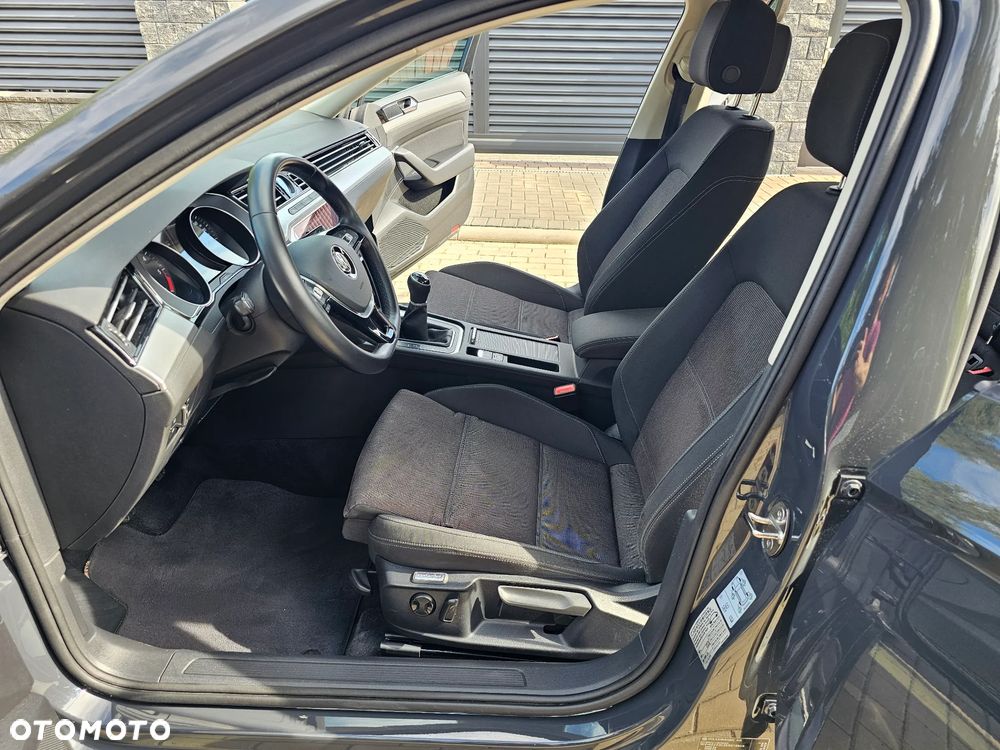 Volkswagen Passat 2.0 TDI BMT Comfortline - 10