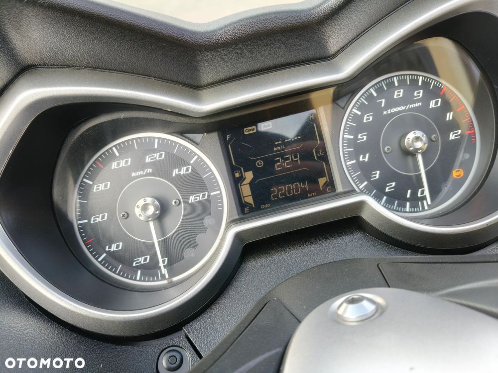 Yamaha X-max - 10