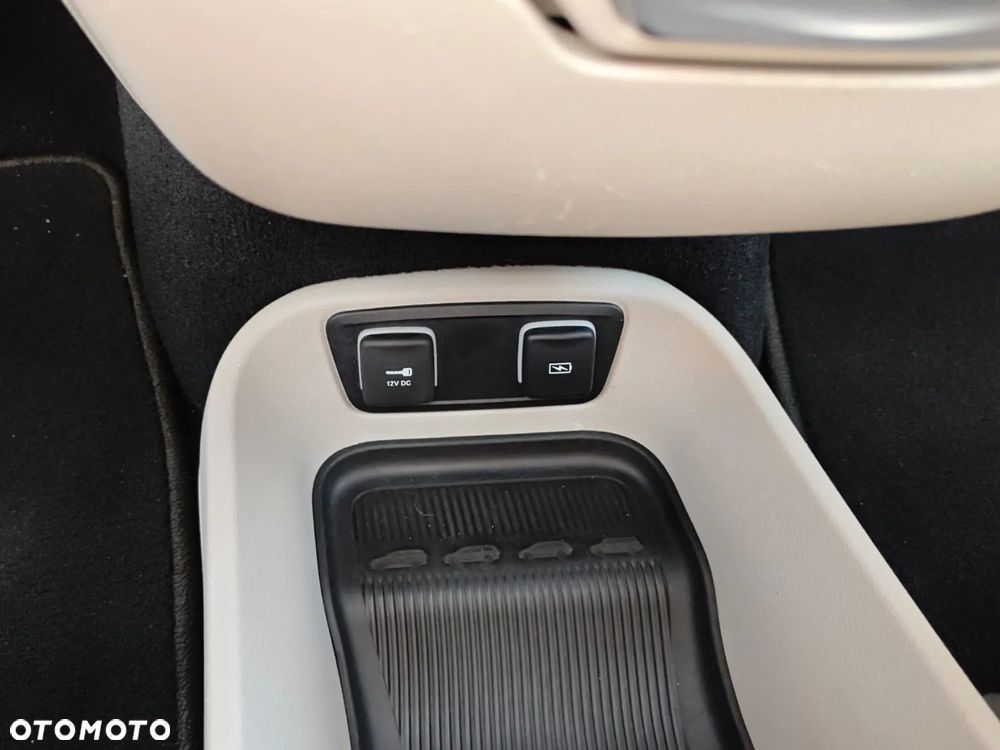 Chrysler Pacifica - 11