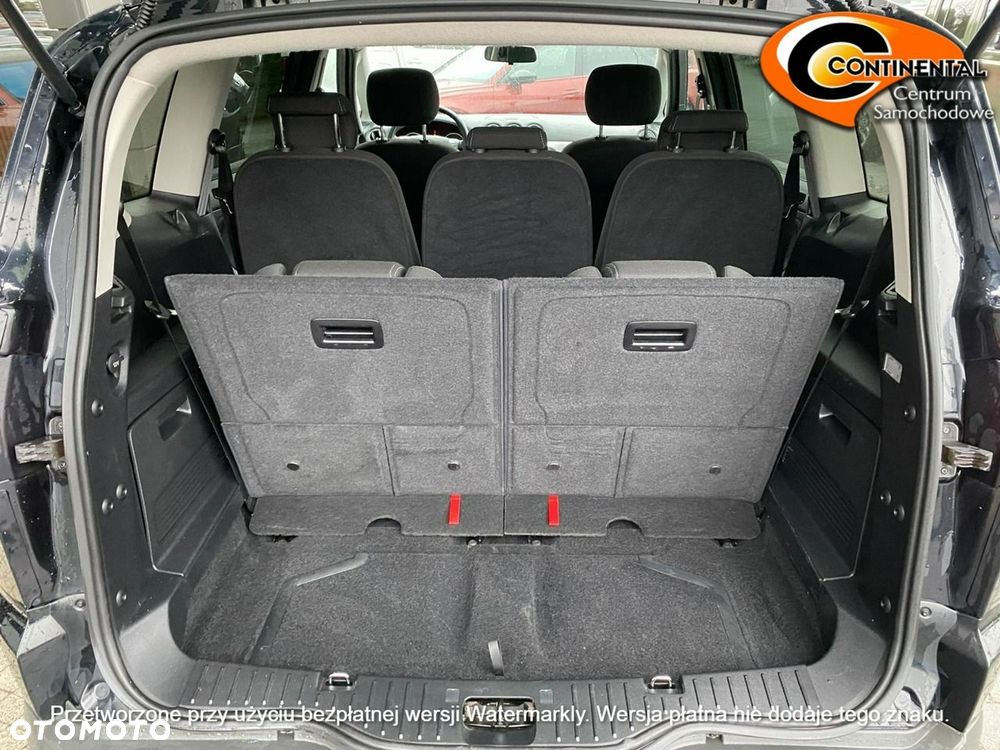 Ford S-Max - 11