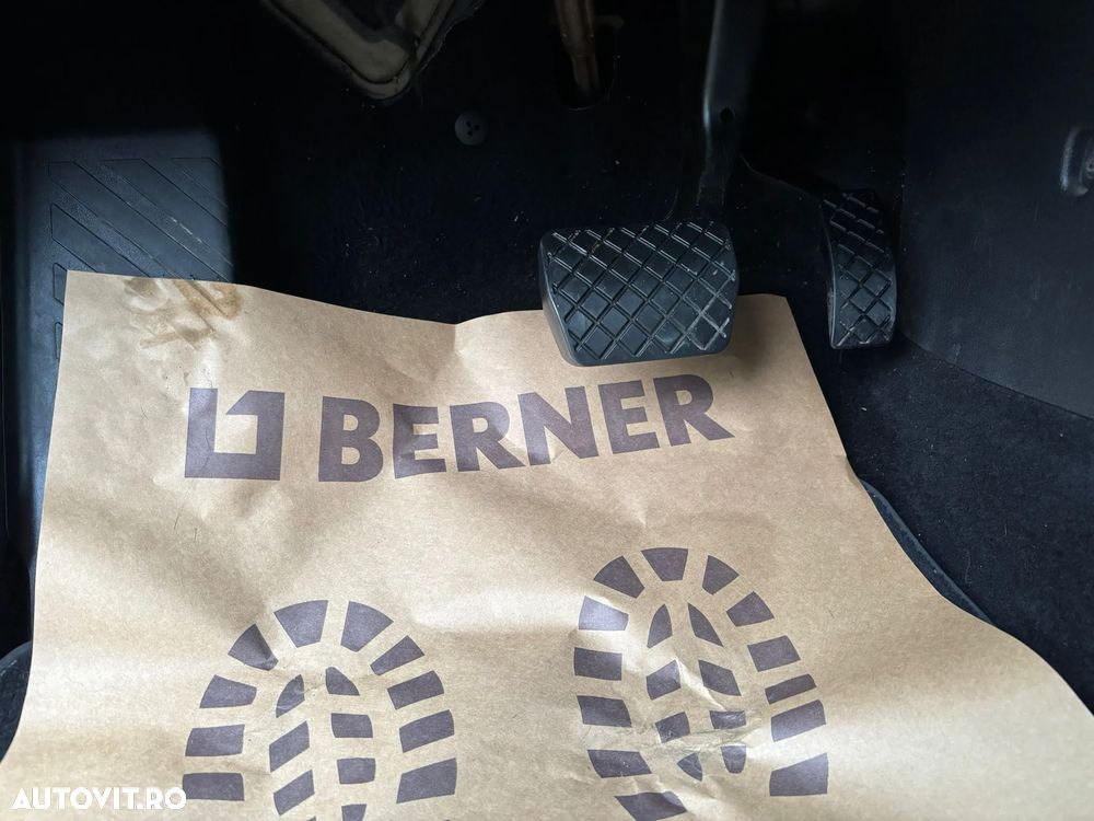 Volkswagen Golf 2.0 TDI DSG Comfortline - 18