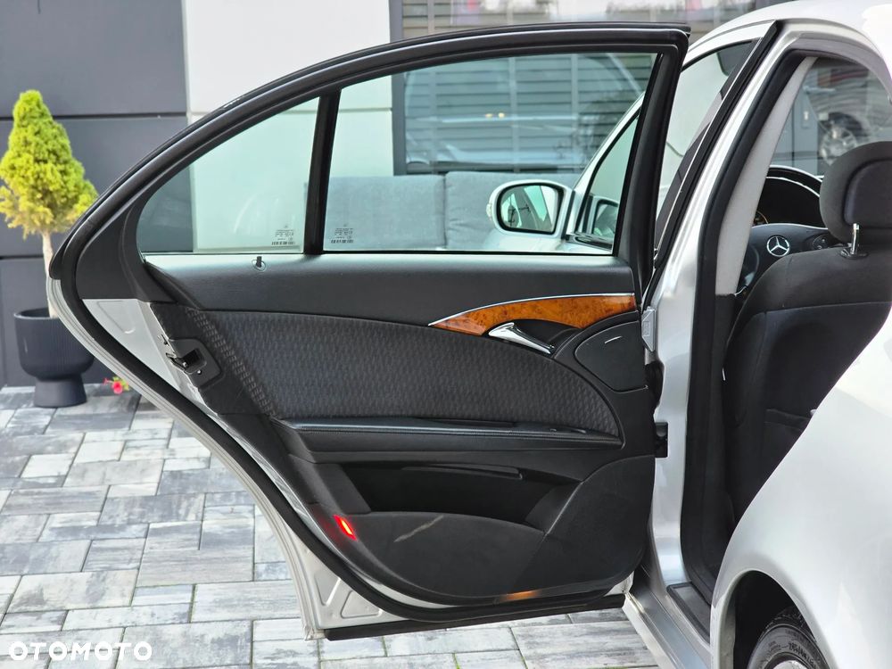 Mercedes-Benz Klasa E 220 CDI Automatik Elegance - 35