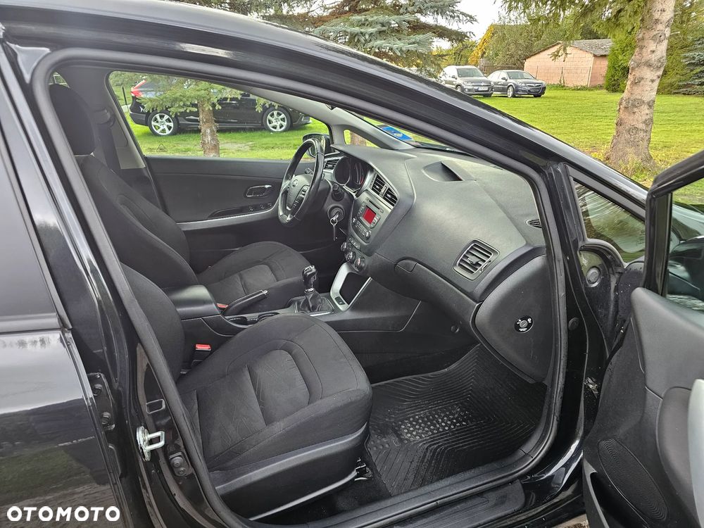 Kia Ceed 1.4 CVVT UEFA EURO 2016 - 5