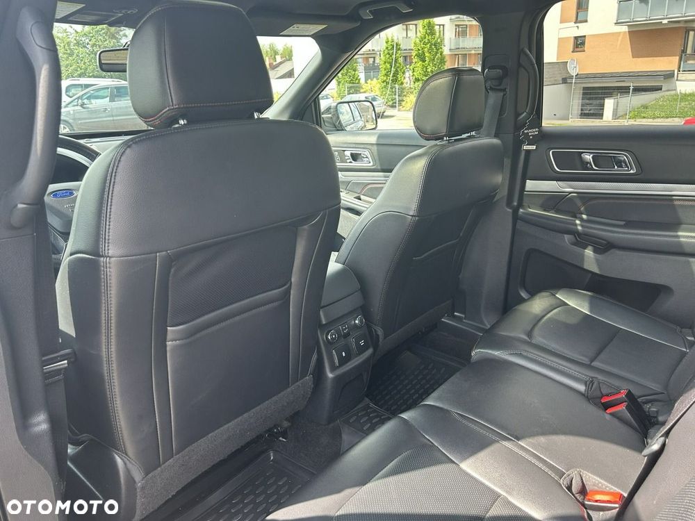 Ford Explorer - 17