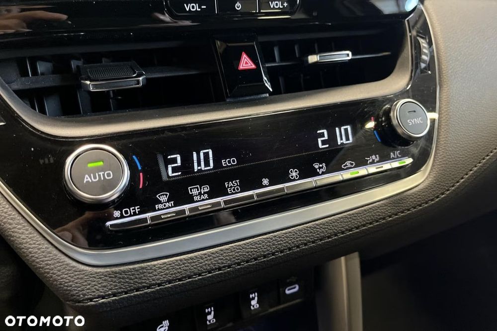 Toyota Corolla 2.0 Hybrid Executive - 19