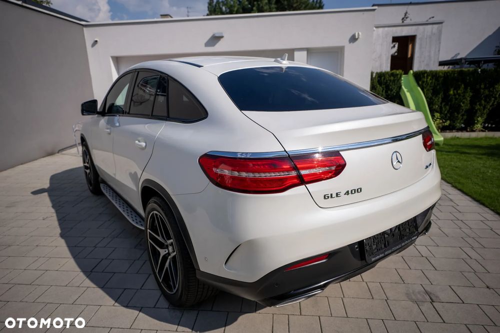 Mercedes-Benz GLE 400 4Matic 9G-TRONIC AMG Line - 11