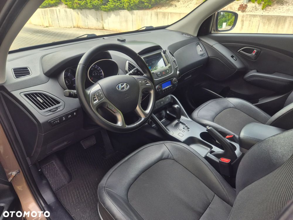 Hyundai ix35 2.0 CRDi 4WD Automatik Fifa World Cup Gold Edition - 10