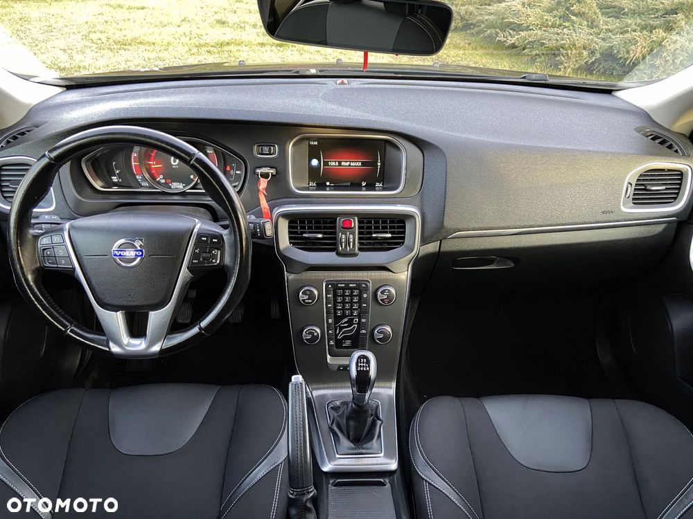 Volvo V40 D3 Momentum - 28