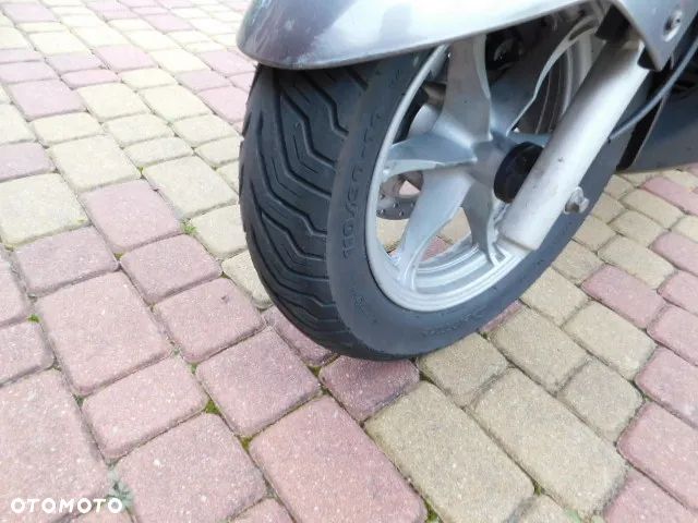 Suzuki Burgman - 13