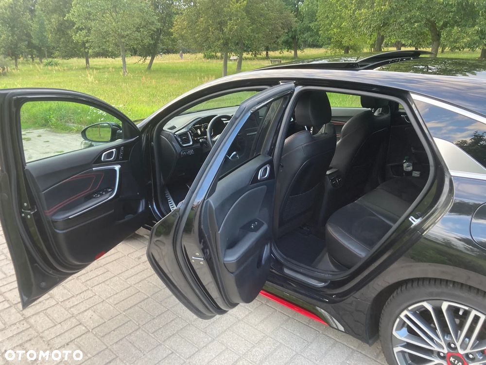 Kia ProCeed 1.6 T-GDI GT DCT - 25