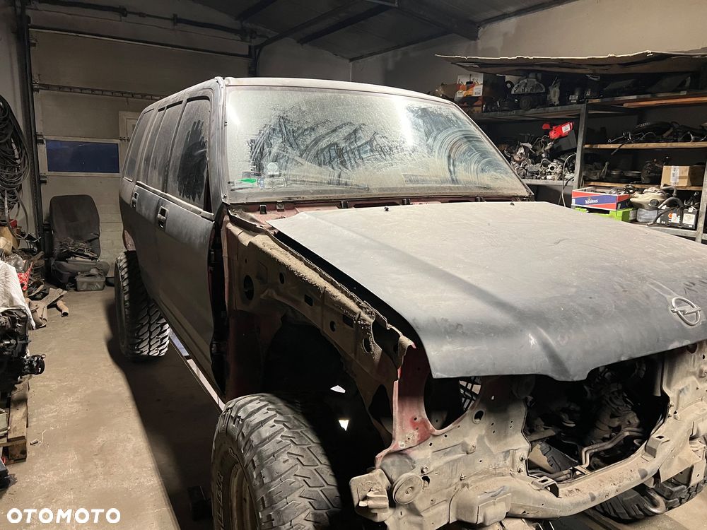 Rama Isuzu Trooper Opel monterey long 3.5b v6 bez dokumentów - 14