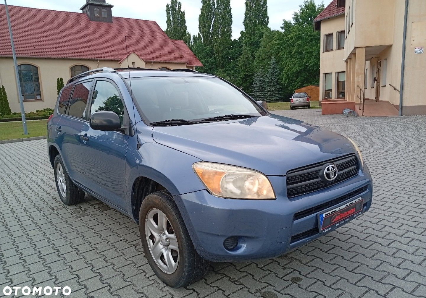 Toyota RAV4 - 1