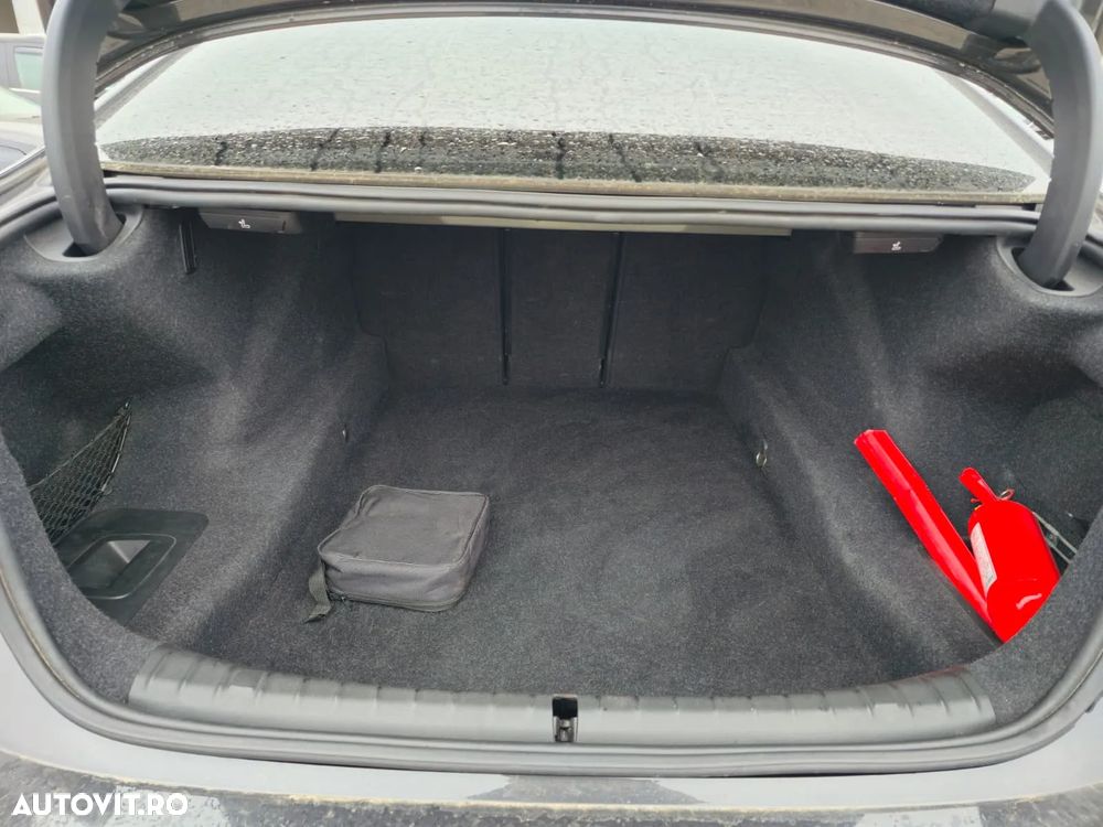 BMW Seria 5 520d AT - 9