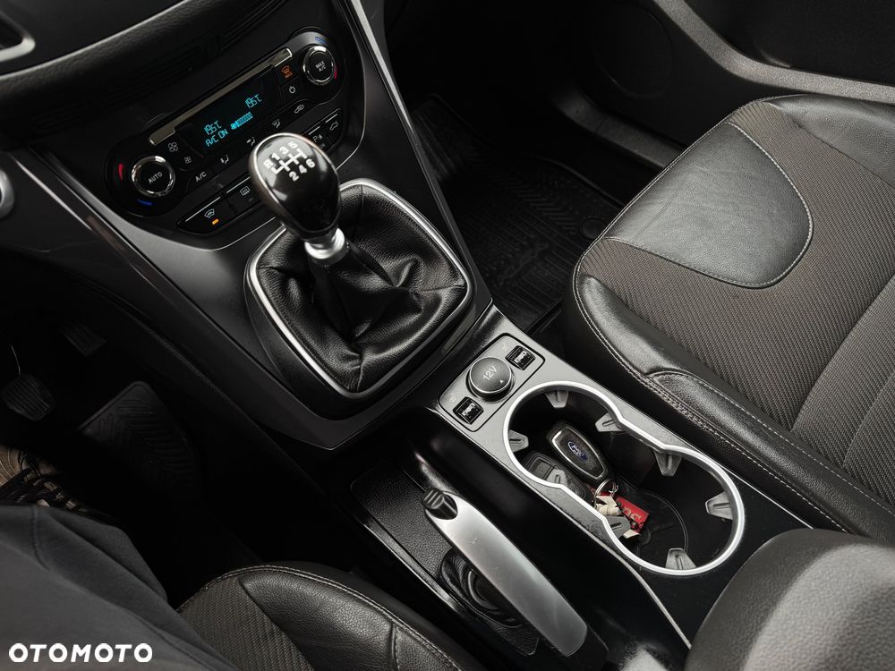 Ford Kuga 2.0 TDCi 4x4 Titanium - 26