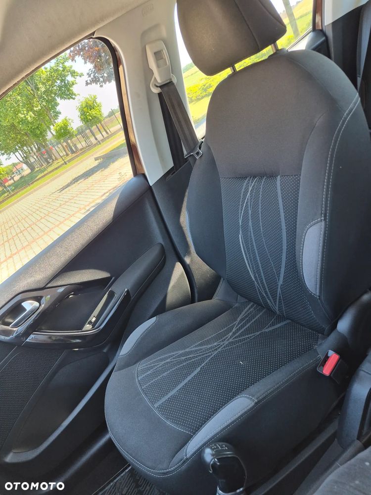 Peugeot 208 HDi 68 Access - 17