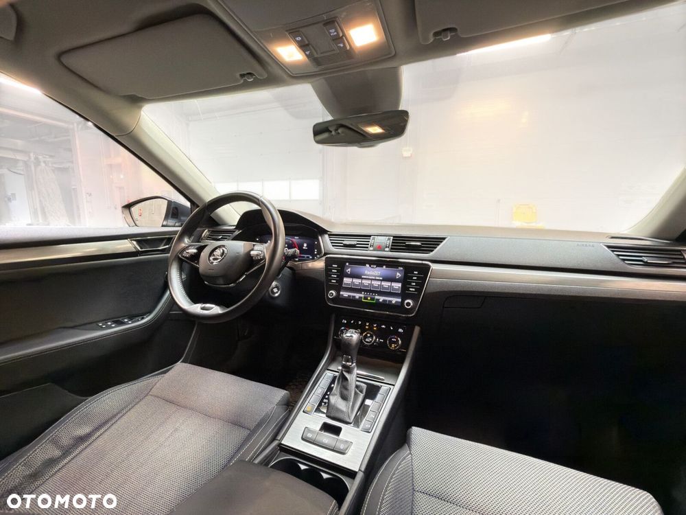 Skoda Superb 2.0 TDI SCR Style DSG - 31