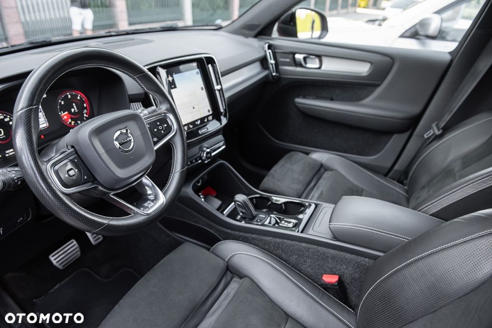 Volvo XC 40 D3 SCR AWD R-Design - 27