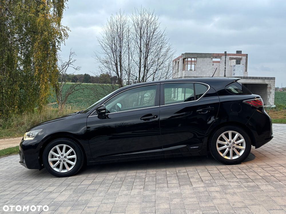 Lexus CT - 7