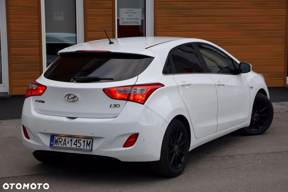 Hyundai i30 blue 1.4 Trend - 13