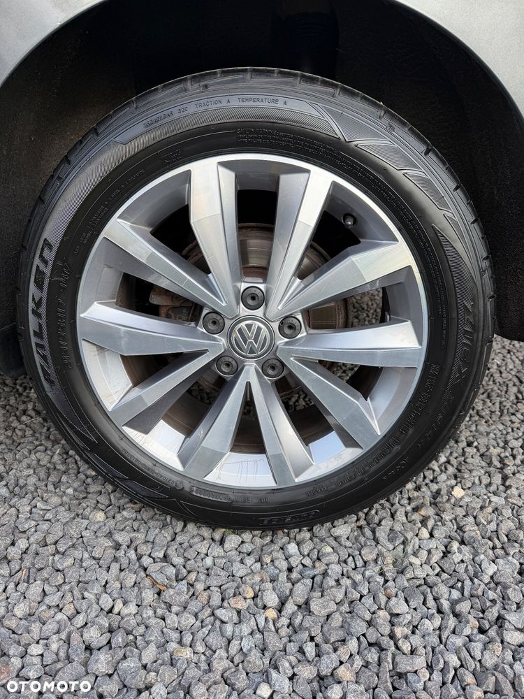 Volkswagen Touran - 18