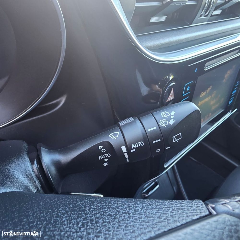 Toyota Auris 1.4 D-4D Comfort+Pack Sport - 23
