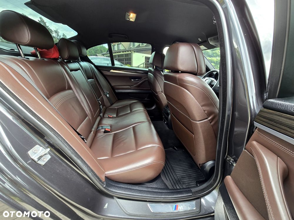 BMW Seria 5 530d xDrive - 28