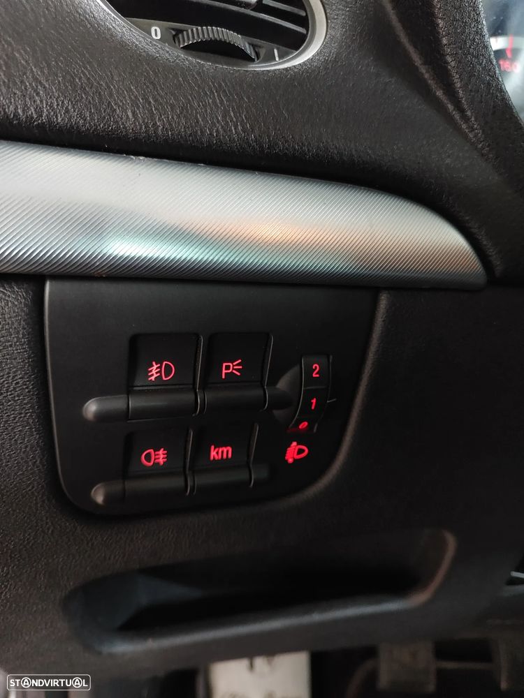 Alfa Romeo 159 Sportwagon 1.9 JTDm 16V Sportiva+ - 23