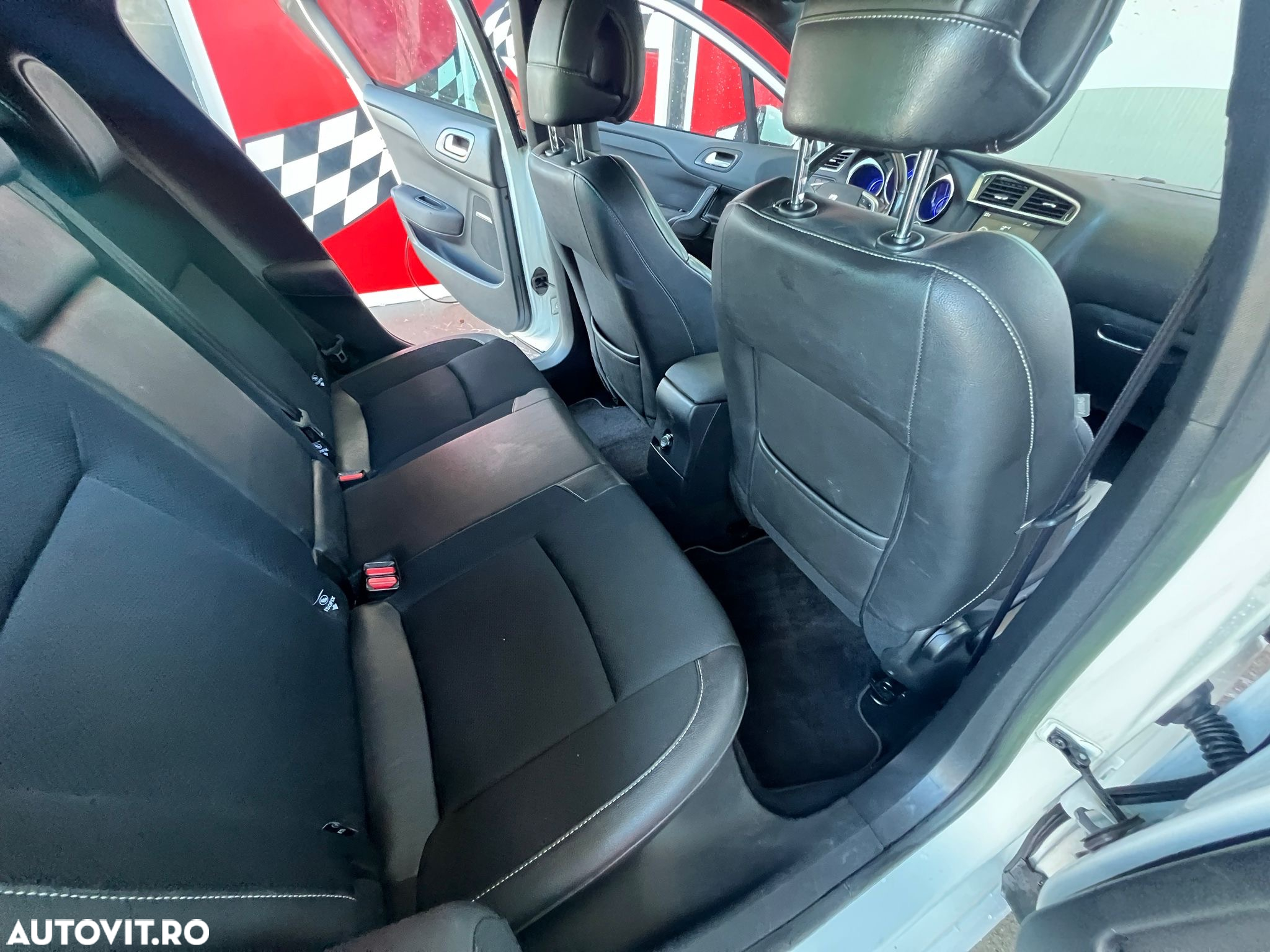 Citroën DS4 HDi 115 Chic - 5