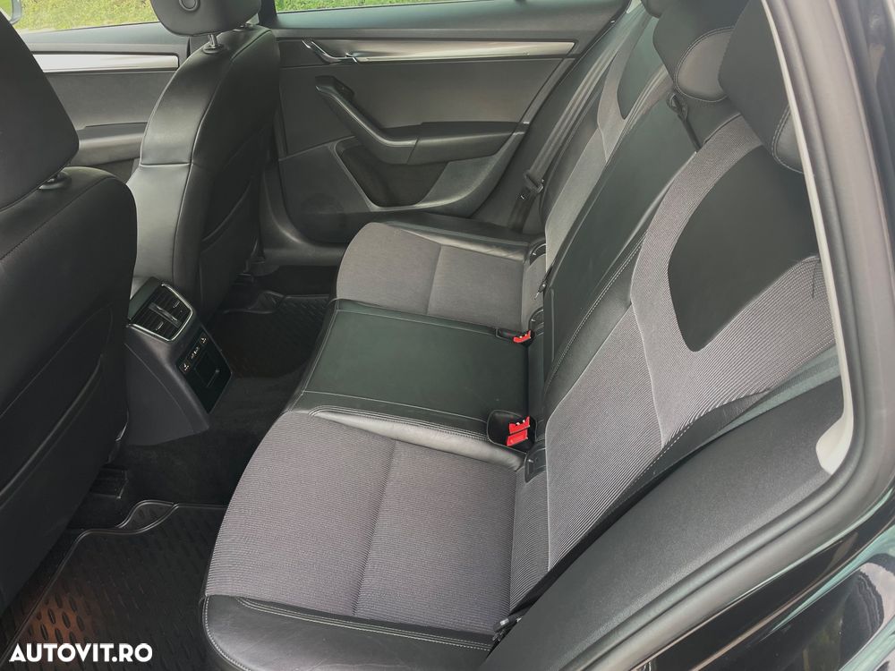 Skoda Octavia 2.0 TDI DSG Premium Edition - 6