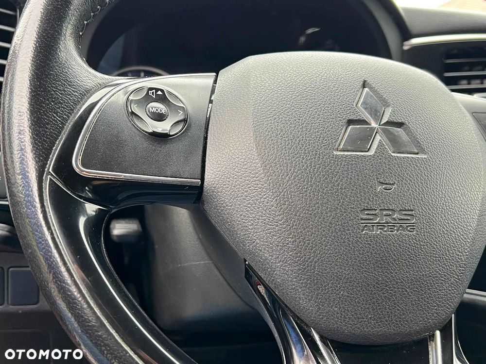 Mitsubishi Outlander - 21