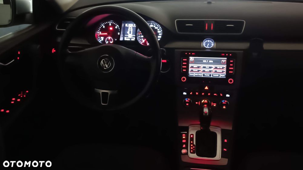 Volkswagen Passat 2.0 TDI Comfortline DSG - 23