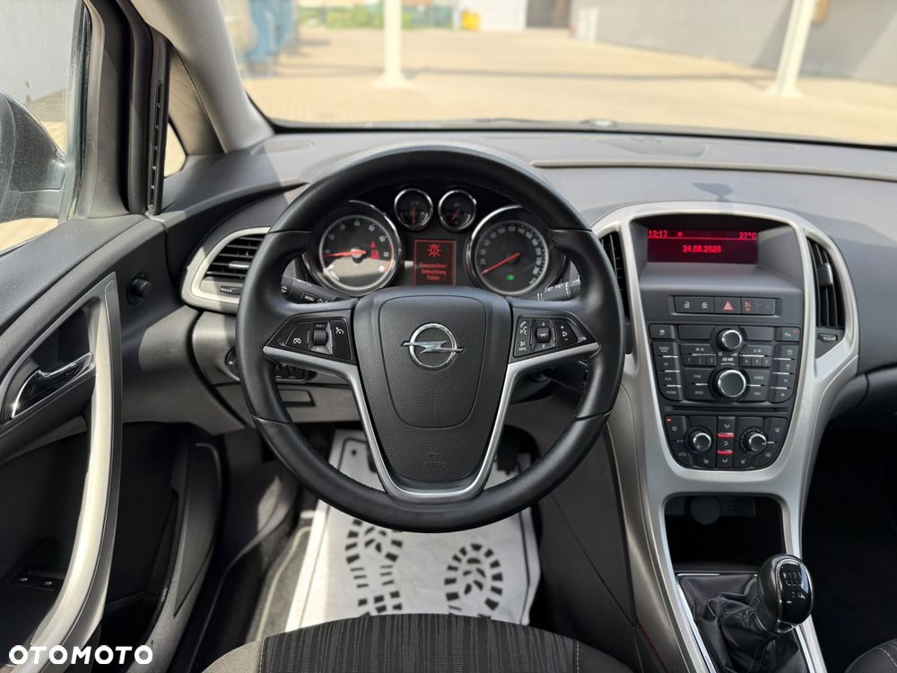 Opel Astra 1.4 150 Jahre - 13