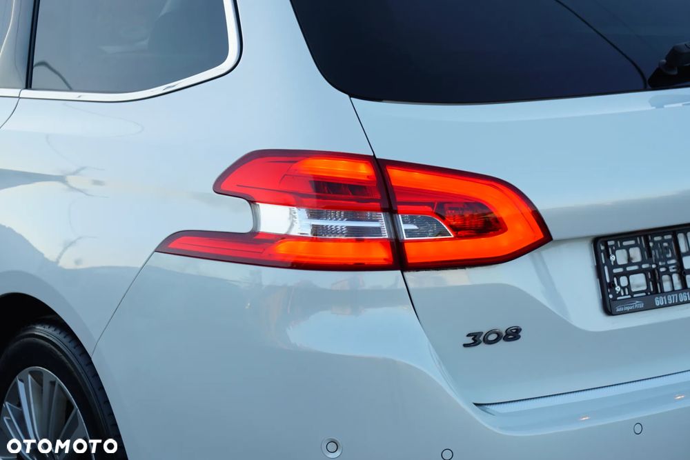 Peugeot 308 BlueHDi 130 Stop & Start Allure Business-Paket - 21