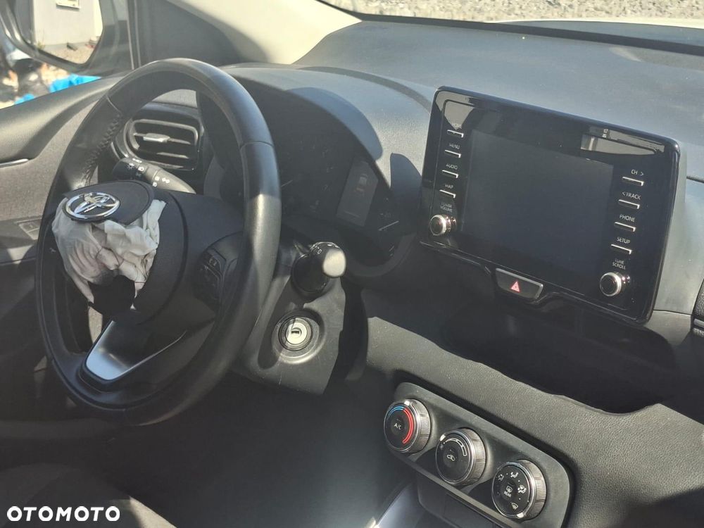 Toyota Yaris 1.0 Active - 13