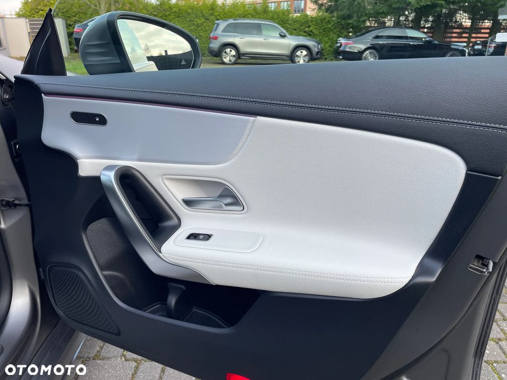 Mercedes-Benz CLA 200 AMG Line 7G-DCT - 18