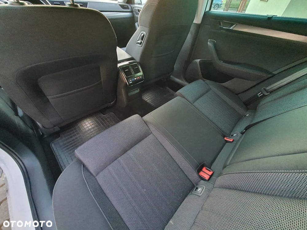 Skoda Superb 2.0 TDI SCR Style DSG - 8