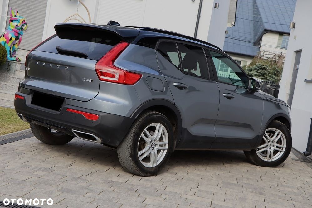 Volvo XC 40 D4 AWD R-Design - 12