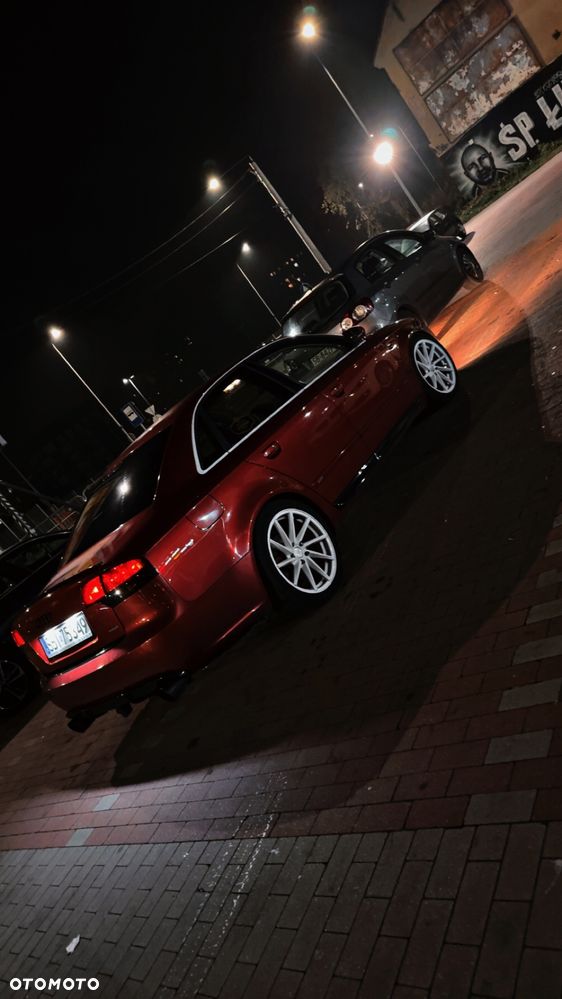 Audi A4 - 1