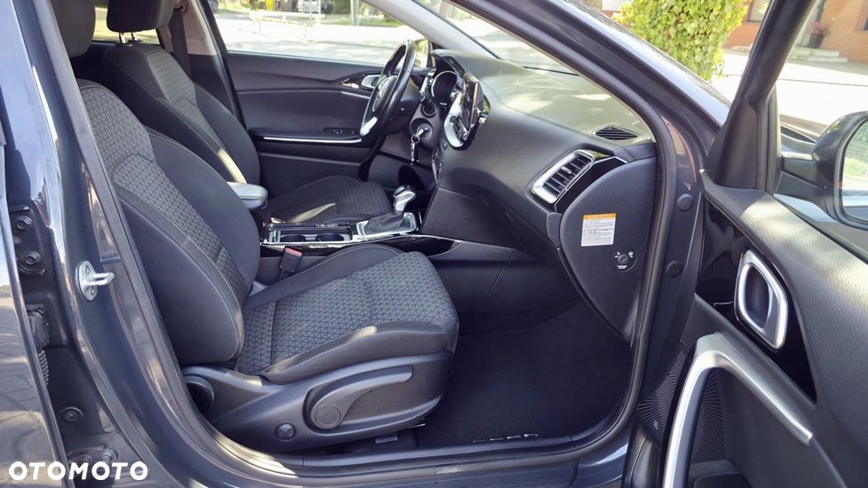 Kia Ceed 1.6 CRDi mHEV Business Line DCT - 17