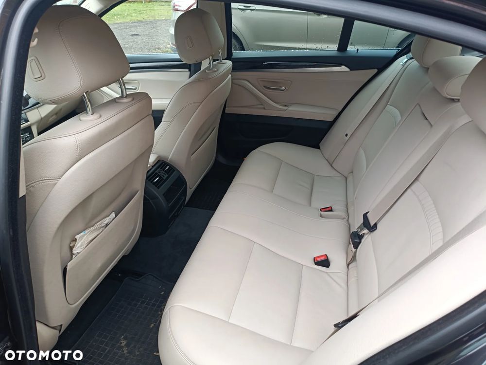 BMW Seria 5 520d Luxury Line - 23