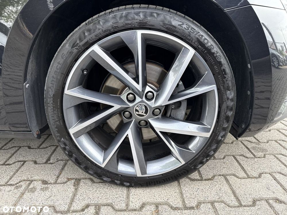 Skoda Superb 2.0 TDI SCR Sportline DSG - 35