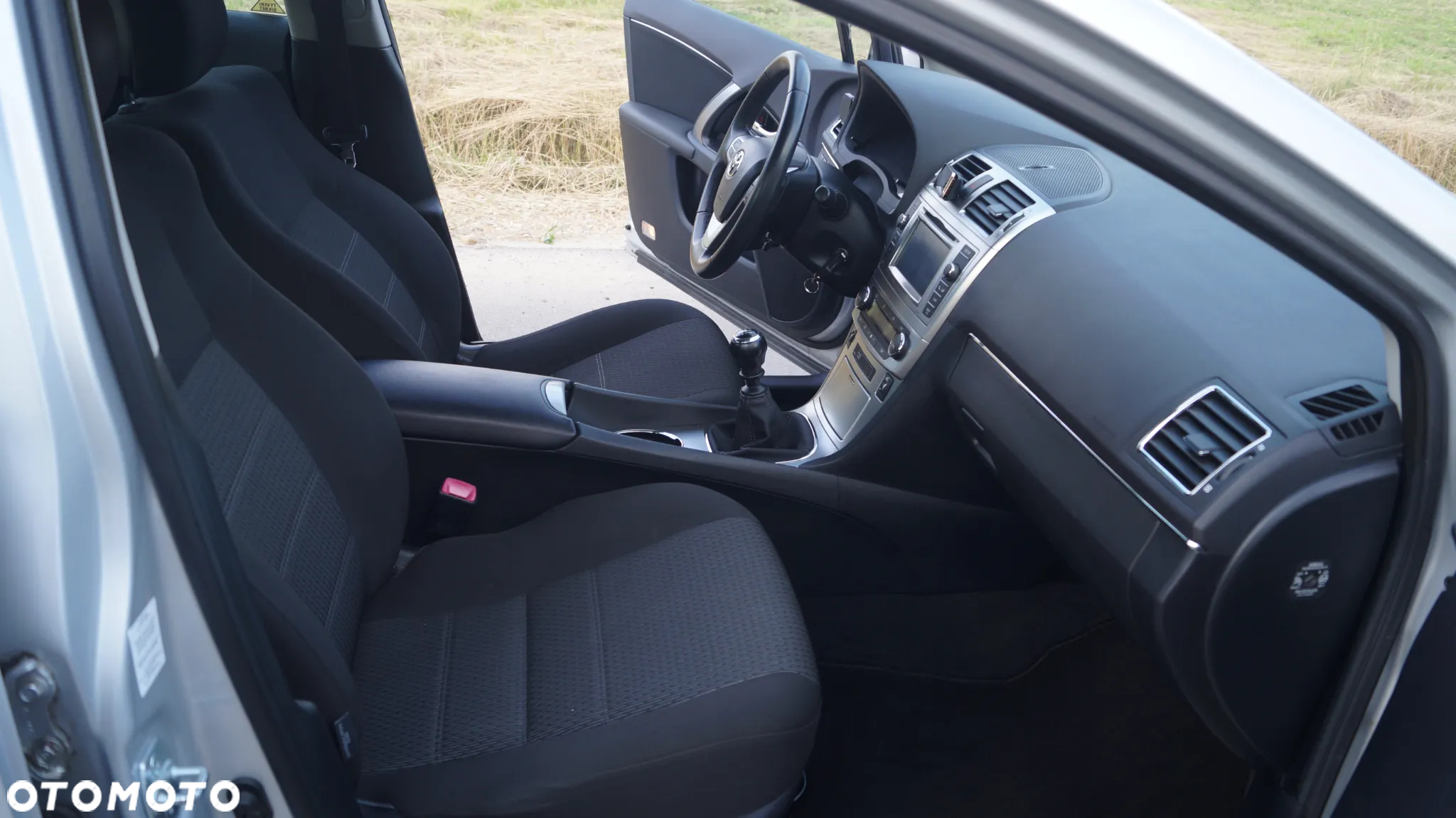 Toyota Avensis 1.8 Sol plus NAVI - 26