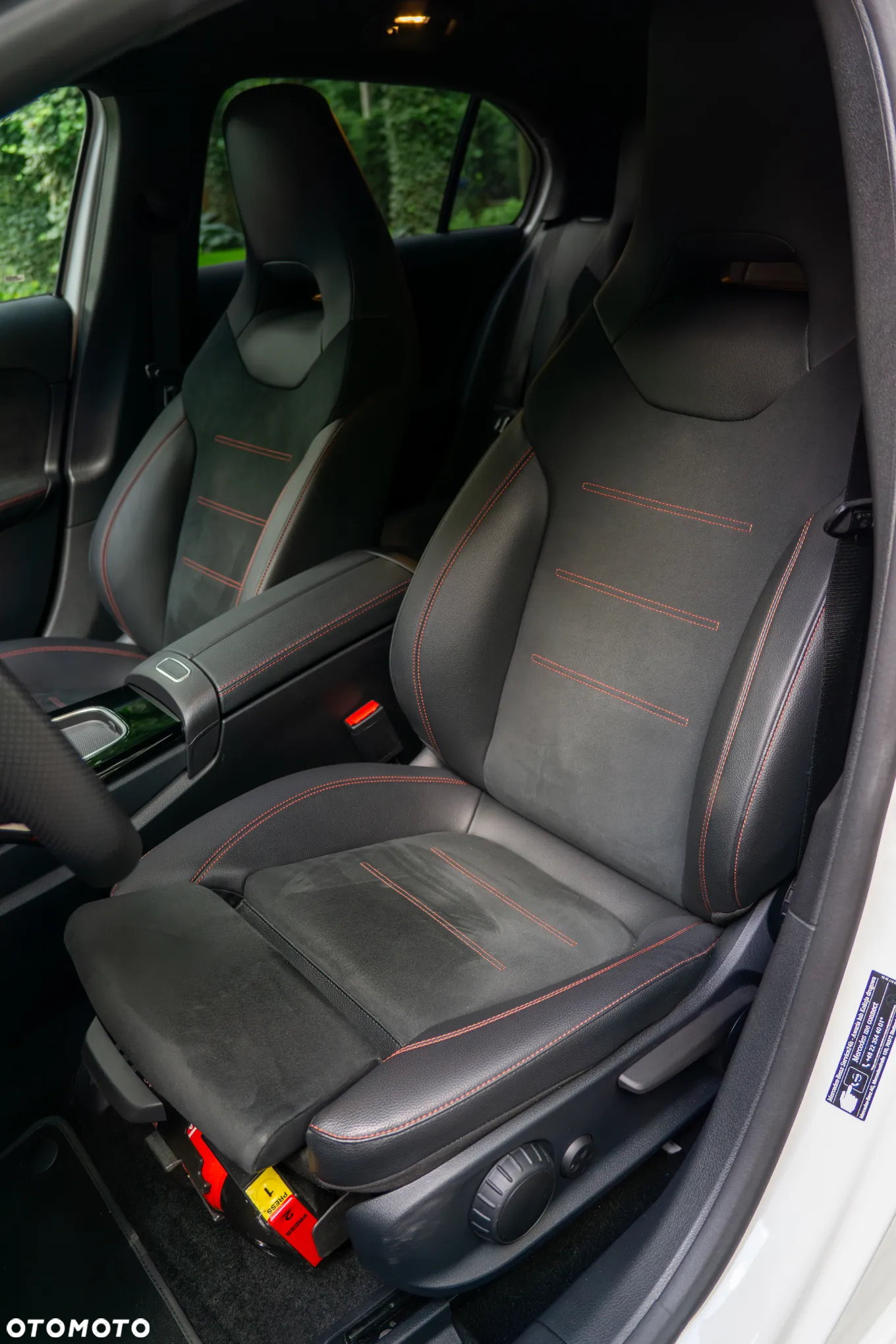 Mercedes-Benz Klasa A 200 AMG Line 7G-DCT - 16