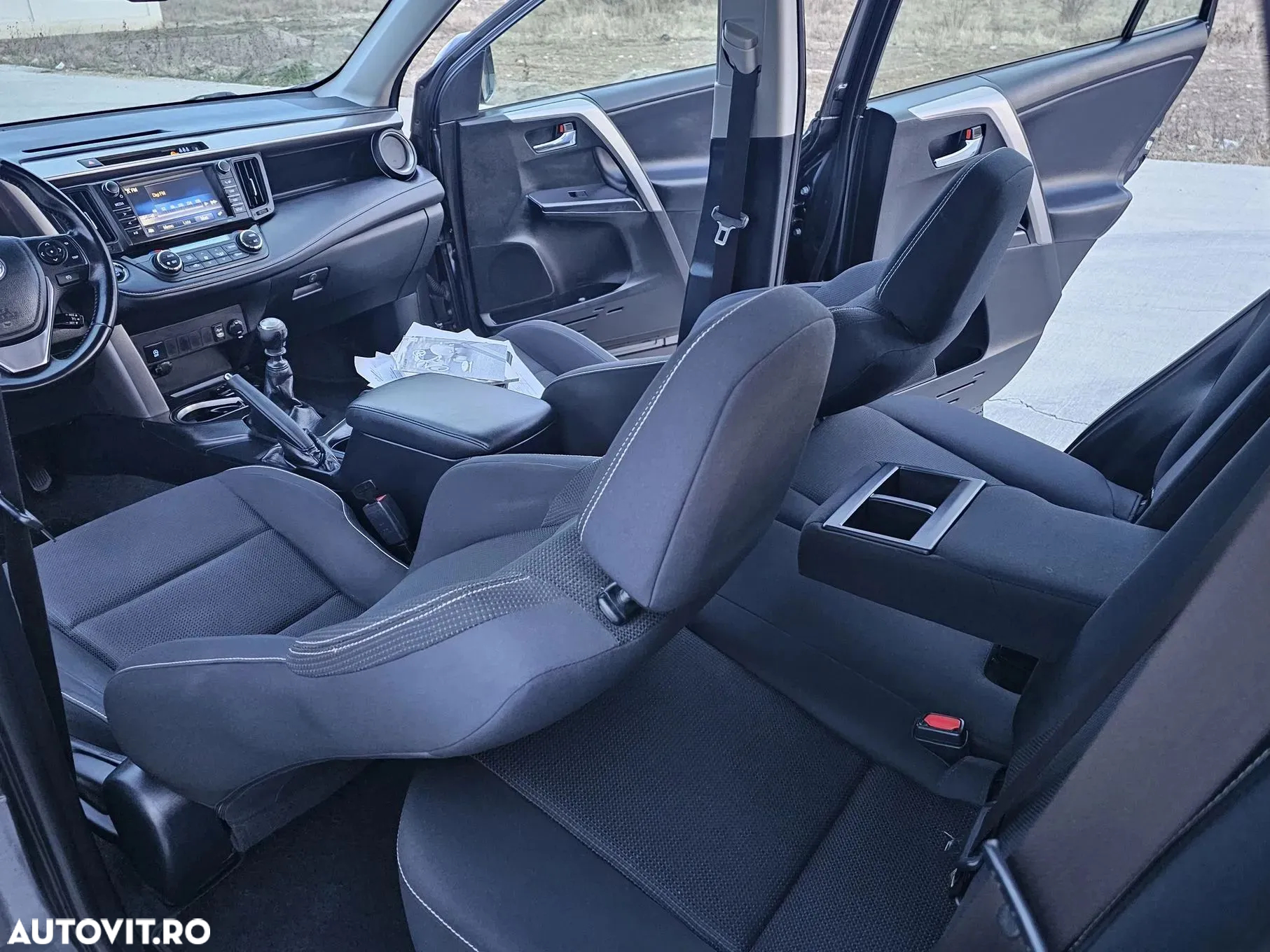 Toyota RAV4 - 6