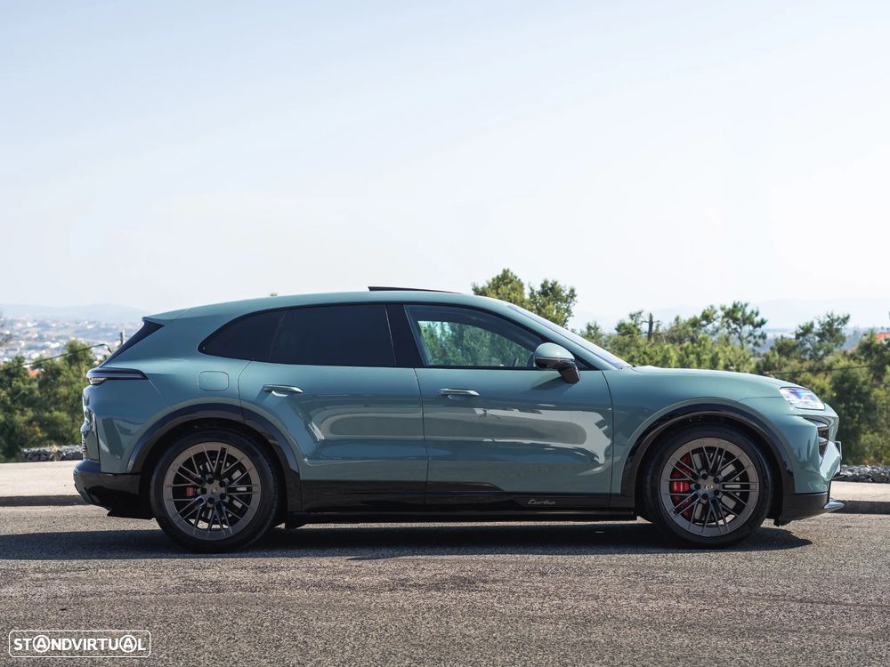 Porsche Cayenne Electric Turbo - 9