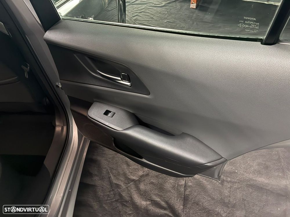 Toyota Prius - 34