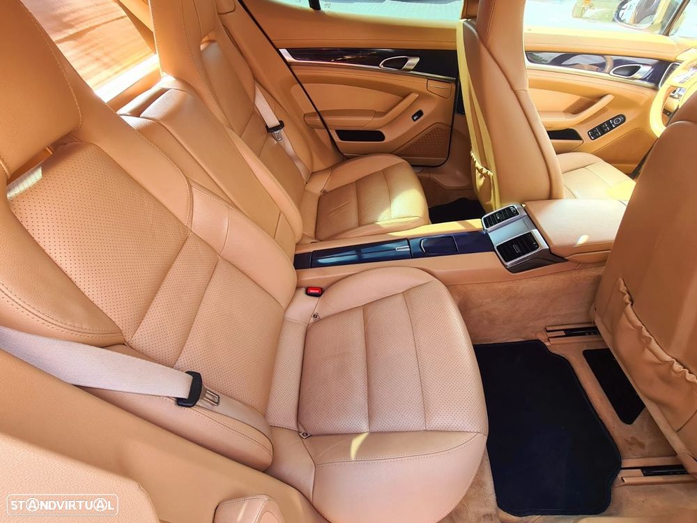 Porsche Panamera - 18