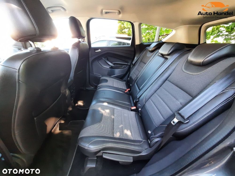 Ford Kuga 2.0 TDCi AWD Titanium - 38